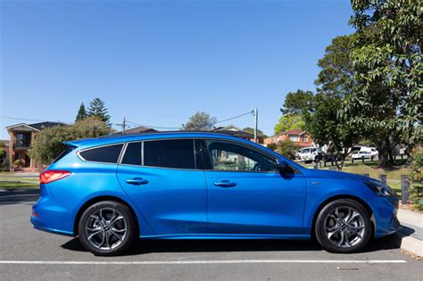 New ford focus sw st line estate 2019 review interior exterior. Ford Focus 2020 review: ST-Line wagon | CarsGuide