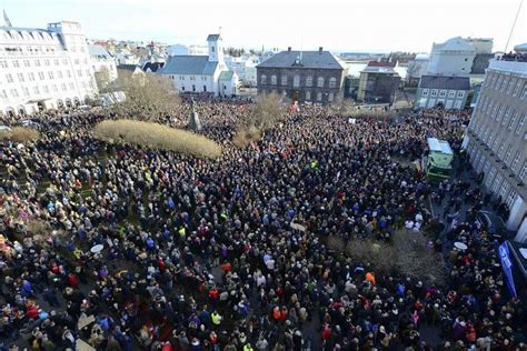 Panama Papers Thousands Protest Demanding Icelandic Pms Resignation The Straits Times
