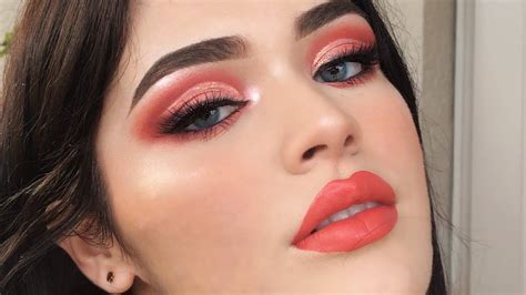 Living Coral 2019 Pantone Color Of The Year Nye Tutorial Coral