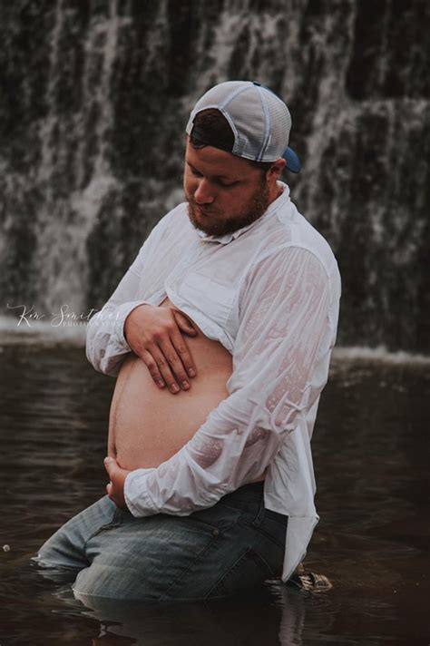 Pregnant Wife Was On Bed Rest So Husband Takes Maternity Photos