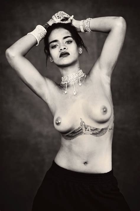 Celebrity Nudeflash Picture Original Rihanna Topless