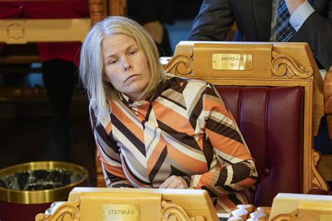 Kirsti Bergstø eneste kandidat, tradisjonell og kjedelig – Document