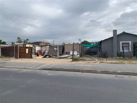 Idas Valley Residents Recieve Title Deeds From Stellenbosch Municipality