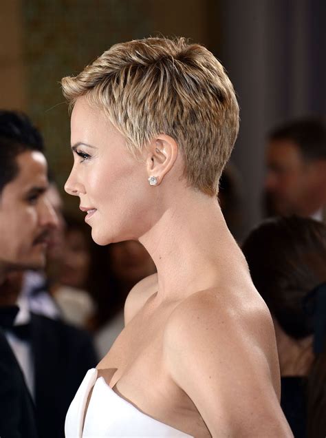 20 Worst Celebrities Hairstyles Super Short Hair Charlize Theron