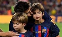 Gerard Piqué, arropado por sus hijos en su gran noche de despedida del ...