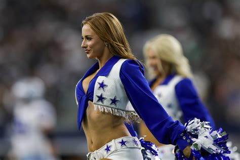 Cowboys Cheerleader Turning Heads Before Teams Home Opener The Spun