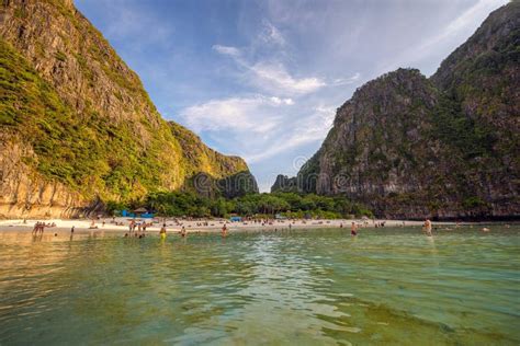 Crowd Of Tourists Relax On The Maya Beach On Ko Phi Phi Le Island In Thailand Editorial Image