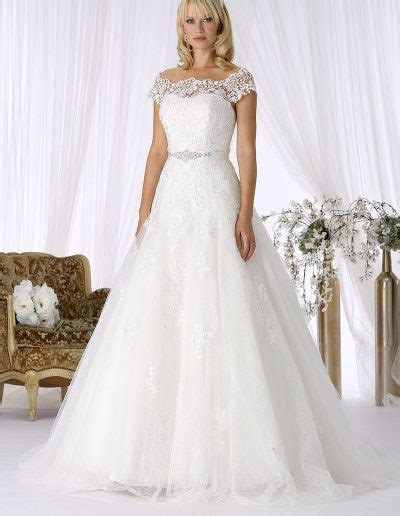 Es sind brancheneinträge zu brautkleid in kiel gefragt? Tres Chic | Brautkleid Salon Kiel