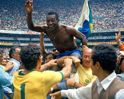 pele after brazil victory over england in 1970 world cup 8x10 photo ee 053