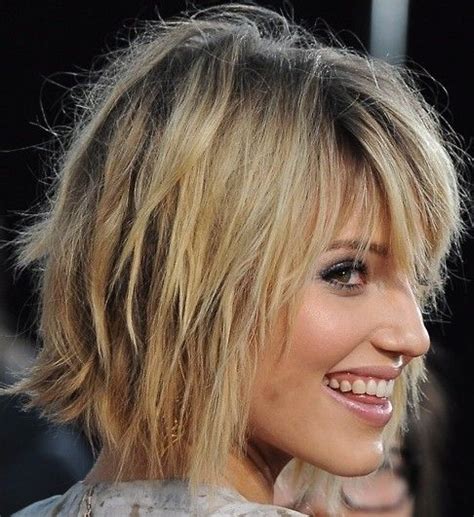 18 First Class Shaggy Bob Hairstyles For Women