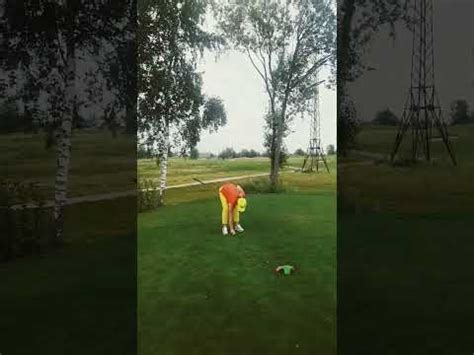 Галина играет в гольф YouTube