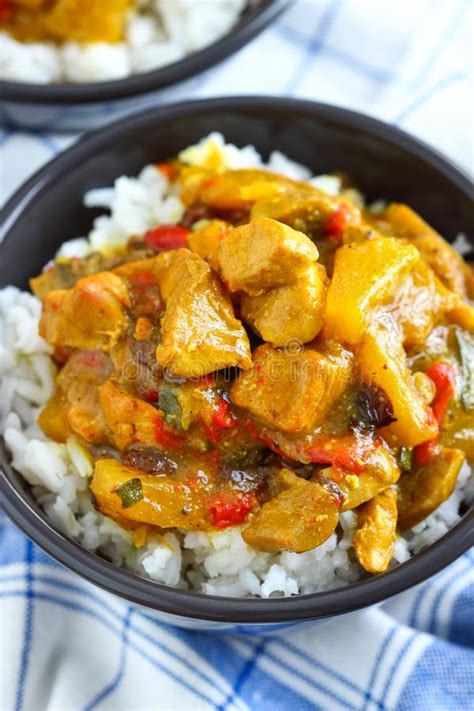 With the instant pot (electric pressure cooker), there is no risk of curry being burnt and the texture is just perfect. Pressure Cooker Chicken Curry Stock Photo - Image of meat ...