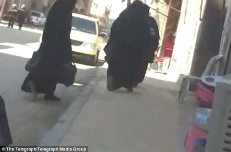 Bethnal Green Schoolgirls Who Fled Britain To Join Isis Identified In Raqqa Video Daily Mail