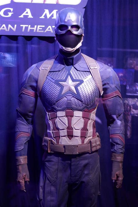 I am very satisfied with the captain america suit i purchased. Hollywood Movie Costumes and Props: Captain Marvel and ...