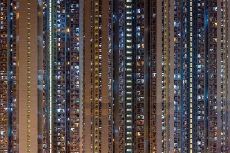 A Towering Glow I Stacked Hong Kong Peter Stewart De Kunstuitleen