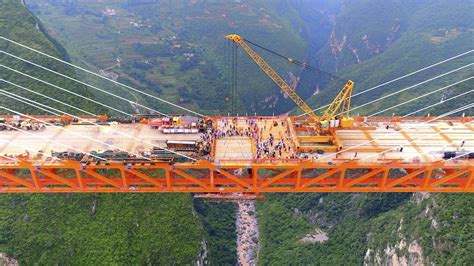 China Drives Ever Upwards With Worlds Highest Bridge