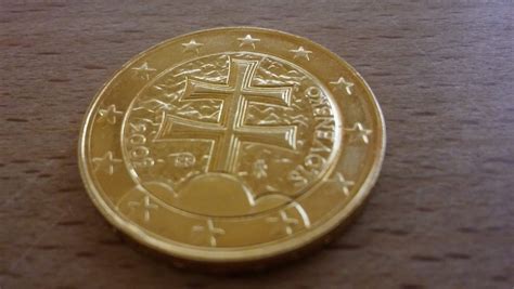Was Ist Diese Ganz Goldene 2€ Münze Wert Münzen Sammler 2 Euro Münze