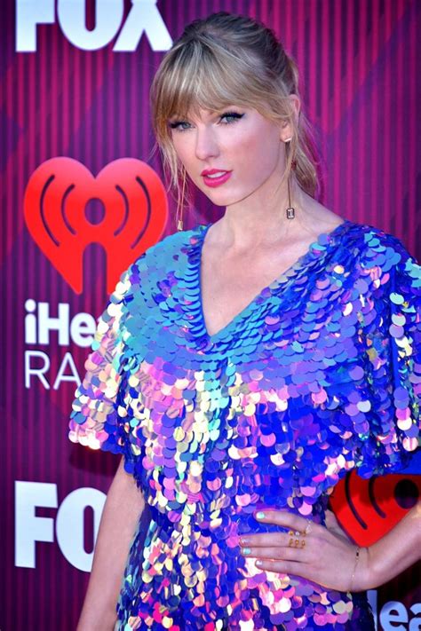 We Shouldnt Shake Off Taylor Swift Impacts Oviedo Journalism
