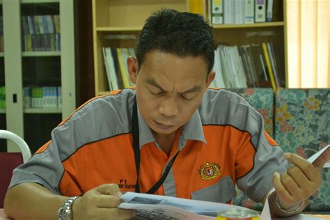 Twitter rasmi kvbl pulau pinang. Buletin Kolej Vokasional Kuching: Bengkel Pemurnian Buku ...