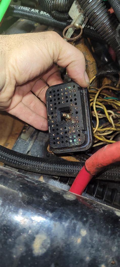 '07 C15 MXS; fan won't shut off. Oh darn. : r/Justrolledintotheshop