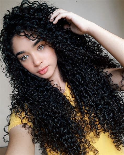 Chica De Pelo Rizado Curly Hair Styles Easy Long Curly Hair Natural