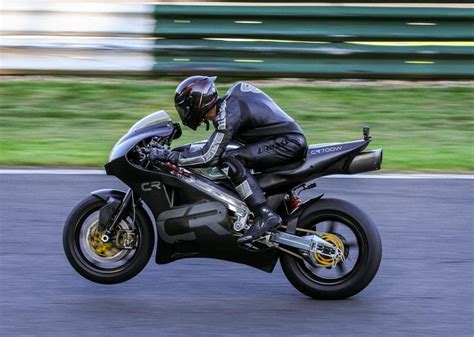 World Record Guy Martin Just Breached 188mph On The Crighton Cr700w