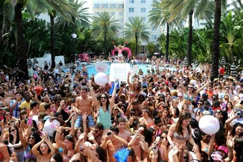 Pink Nation Dance Party This Looks Like So Much Fun Spring Break Beach Spring Break