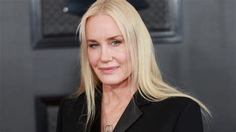 whatever happened to daryl hannah