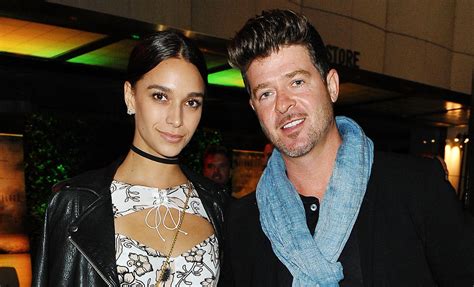 robin thicke s pregnant girlfriend april love geary strips down for birthday photo april love
