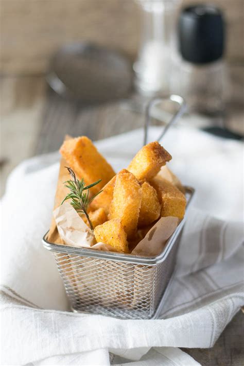 Fatela dorare e mangiatela calda come delle chips. Polenta fritta | Ricetta ed ingredienti dei Foodblogger ...