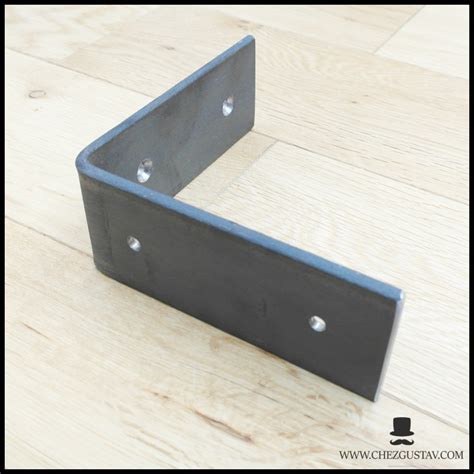 Support étagère noir style industriel. equerre en métal pour etagere murale sans bord bois industriel acier