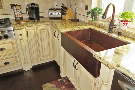 We provide top quality sinks for kitchens no matter what your budget is. Single Well Copper Farmhouse Sink - Farmhouse - Kitchen ...