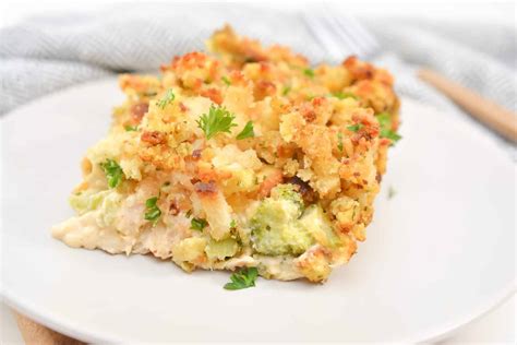 Watch this chicken and broccoli bake video to see how the delicious dish is made. Cheesy Chicken Broccoli Stuffing Bake - Sweet Pea's Kitchen