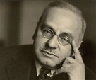 Alfred Adler Biography - Childhood, Life Achievements & Timeline