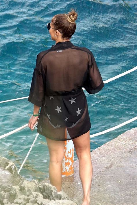 Jennifer Lopez Enjoys Her Romantic Holiday In Capri 08082018 2