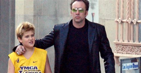 Nicolas Cage Et Son Fils Weston à Hollywood En Février 2002 Purepeople