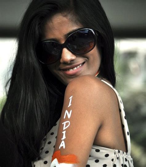 Poonam Pandey To Fulfil Naked Strip Promise After India Win World Cup