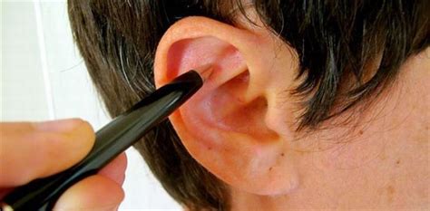 8 Pressure Points To Relieve Clogged Ears Just