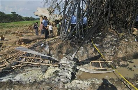 Indonesia Plane Crash Photo 3 Pictures Cbs News