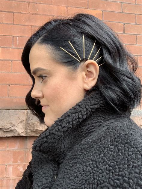 Love This Use Of Bobby Pins In 2021 Bobby Pin Hairstyles Hair Styles