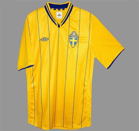 Adidas polo shirt sweden jersey football climalite shirt white men's new d83786. Sweden Home football shirt 2012 - 2013.