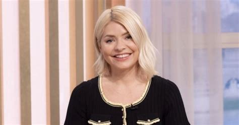 Holly Willoughby Sends Fans Wild As She Strips Down For Intimate Bath Selfie Flipboard