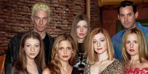 Buffy The Vampire Slayer Boss Joss Whedon Would Make Willow Bisexual If