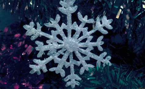 Diy Hot Glue Snowflakes For Your Christmas Tree Christmas Decor Diy