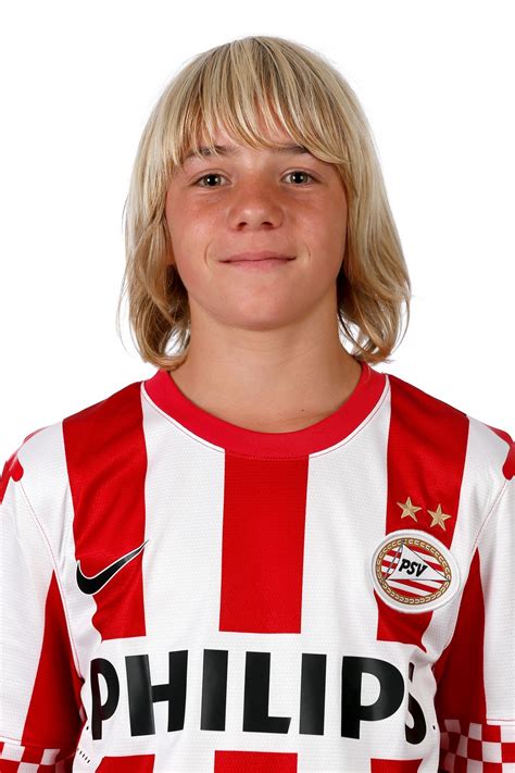 He is the son of patrick evenepoel, a for. PSV.nl - Remco Evenepoel