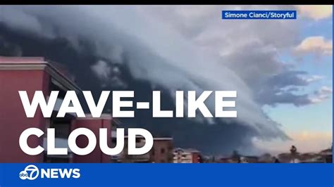 Giant Wave Like Cloud Caught On Camera Youtube