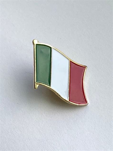 Italian Flag Lapel Pin 16 Available