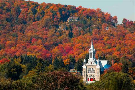 How To See Canadas Fall Foliage At Its Peak