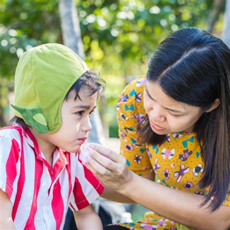 Cara merawat hidung yang terakhir adalah dengan menjaga kelembaban udara di sekitar anda. Hidung Berdarah? Ini Cara Hentikan Pendarahan - September ...