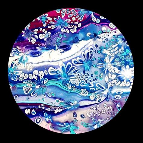 8 Acrylic Pouring Flowers For All You Botanist Wannabees